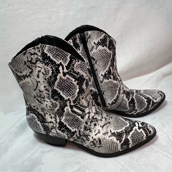 JOL Molly Faux Snakeskin Ankle Boots Women’s Size 7 Black and White - Picture 7 of 16